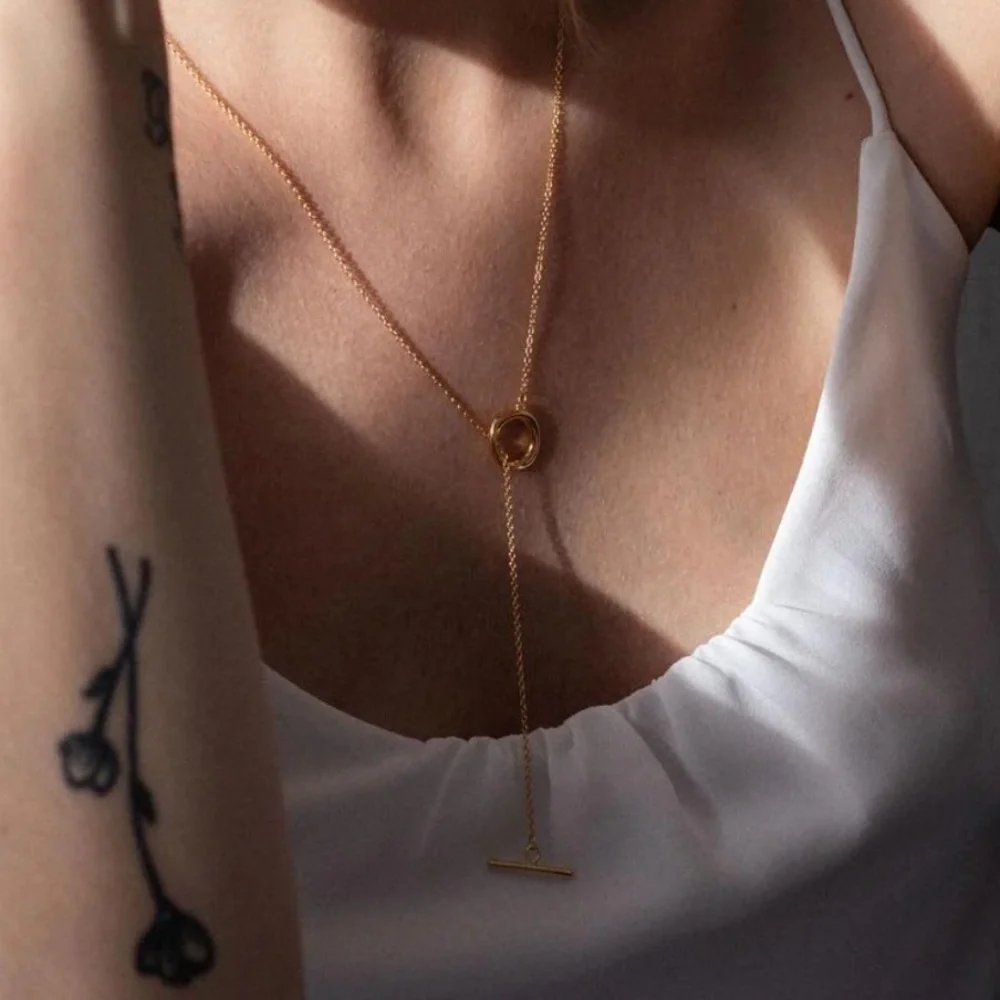 Stilnest Useless Gold Vermeil Necklace - Picture 9 of 10